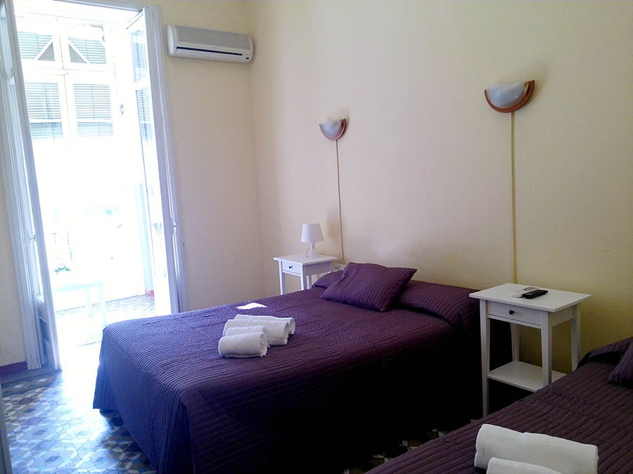 Hostal Balmes Centro Barcelona Exterior photo