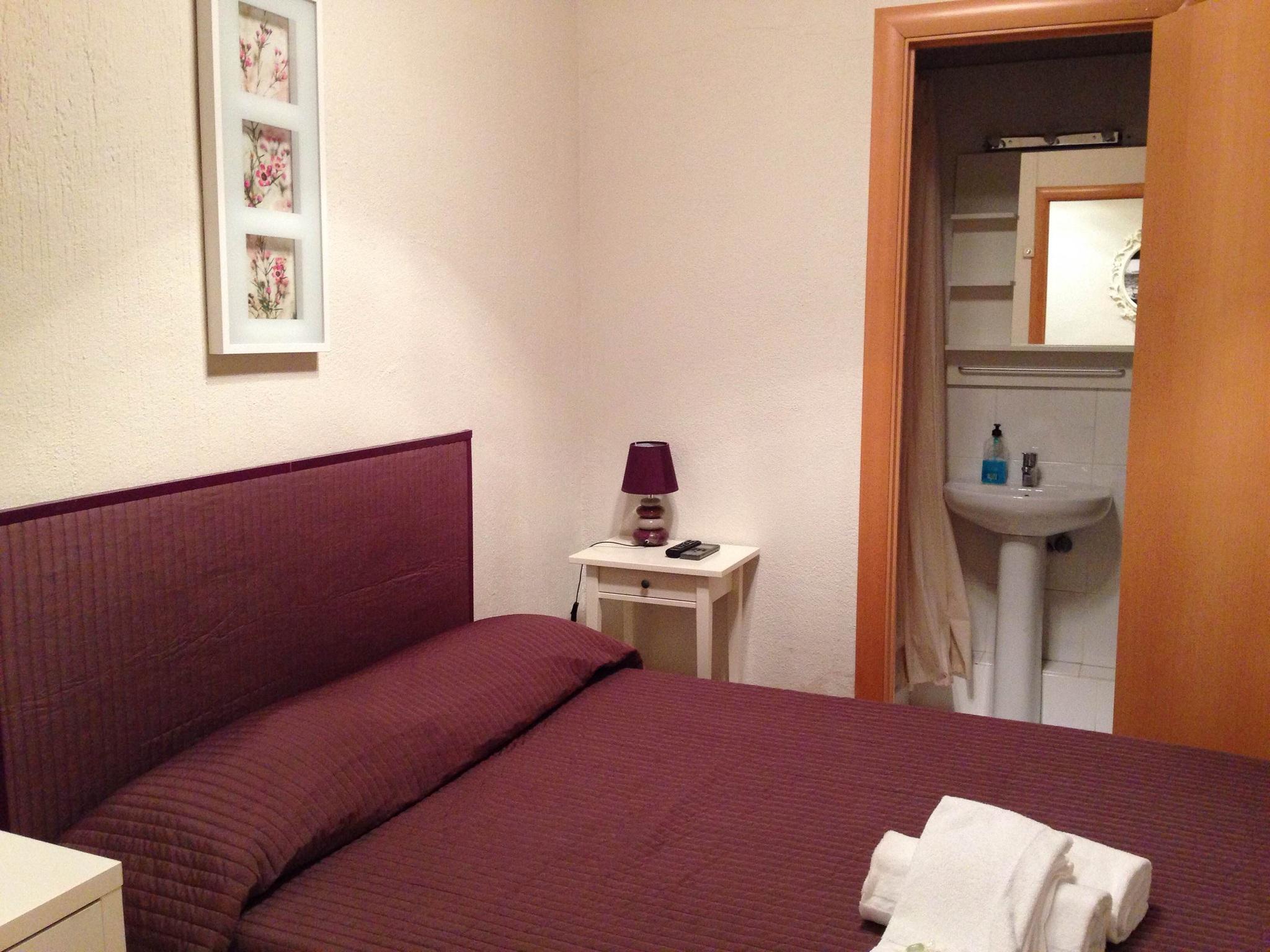 Hostal Balmes Centro Barcelona Exterior photo