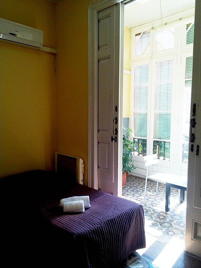 Hostal Balmes Centro Barcelona Exterior photo