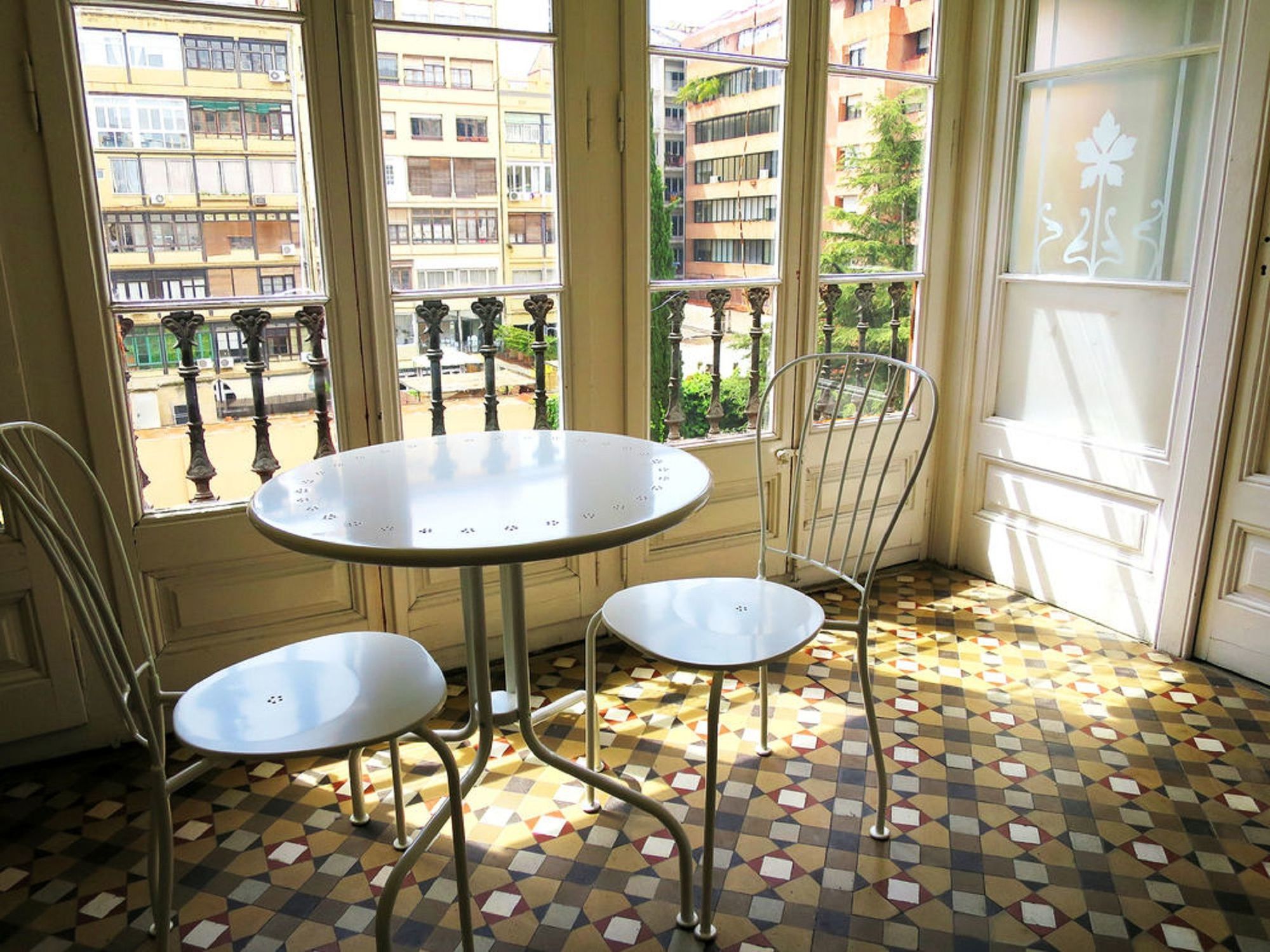 Hostal Balmes Centro Barcelona Exterior photo